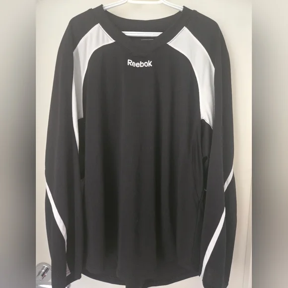Mens Reebok Sweatshirt - Picture 1 of 3